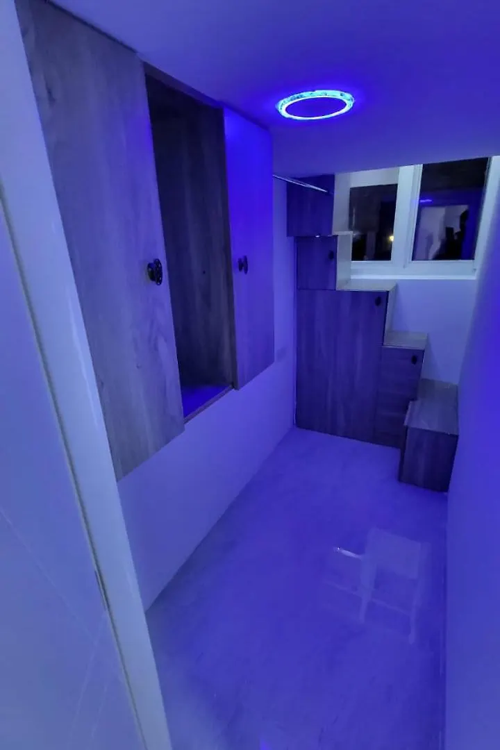 Ask Holiday Homes Al Rigga Loft Beds ドバイ カプセルホテル